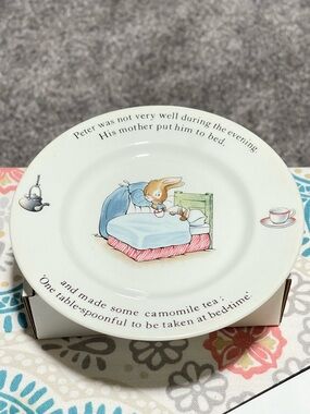 Wedgwood Peter Rabbit bone China Story Plate - Beatrix Potter